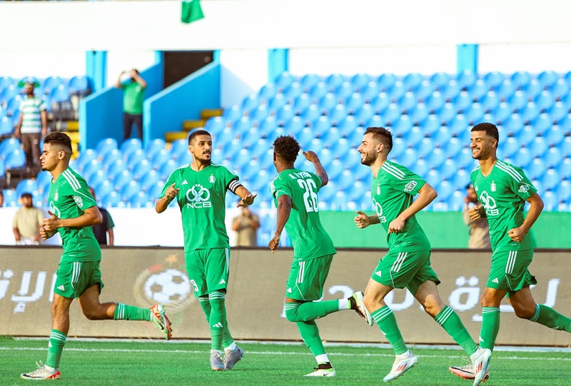 قمة الدوري السعودي