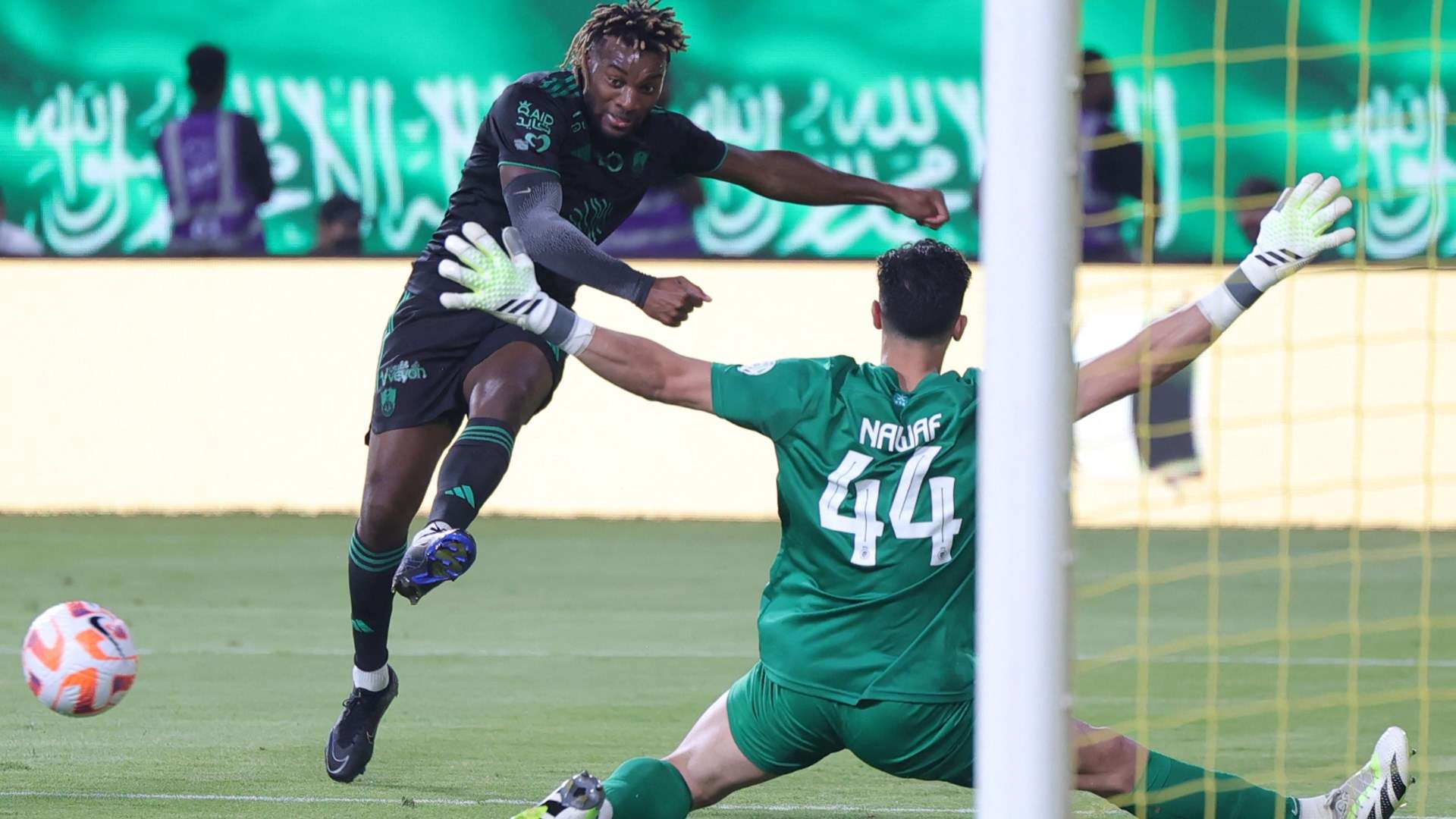 قمة الدوري السعودي