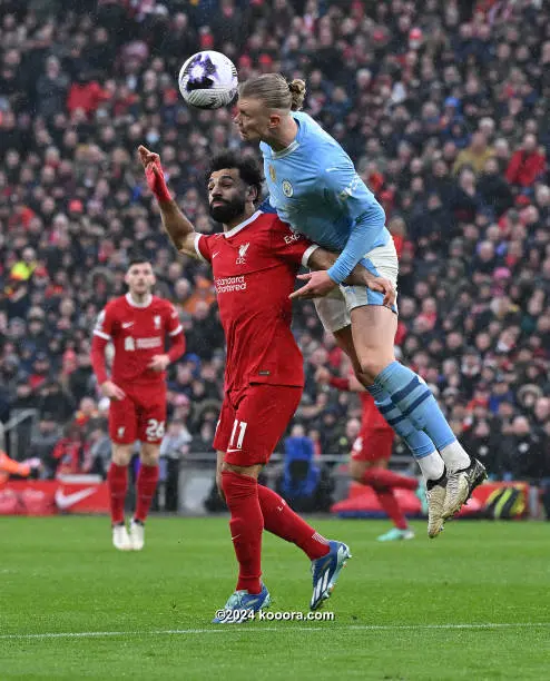 ميلان بالزي البديل أمام روما في الدوري الإيطالي 