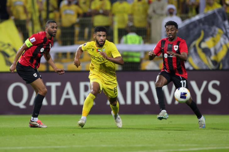 ما هي القنوات الناقلة لمباراة النصر وضمك في دوري روشن السعودي 2023-2024 وكيف تتابعها عبر الإنترنت؟ | 