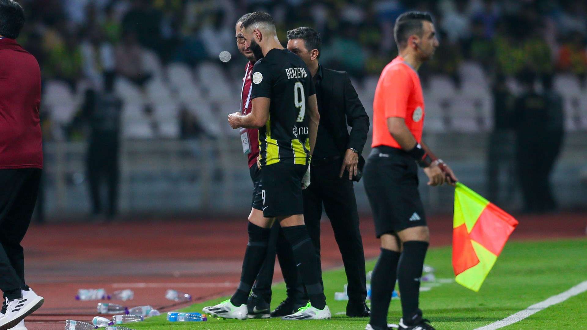 مانشيني يستبعد نجم الهلال قبل مواجهة الصين 