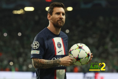 نوتنجهام يضم لاعب بالميراس حتى 2029 