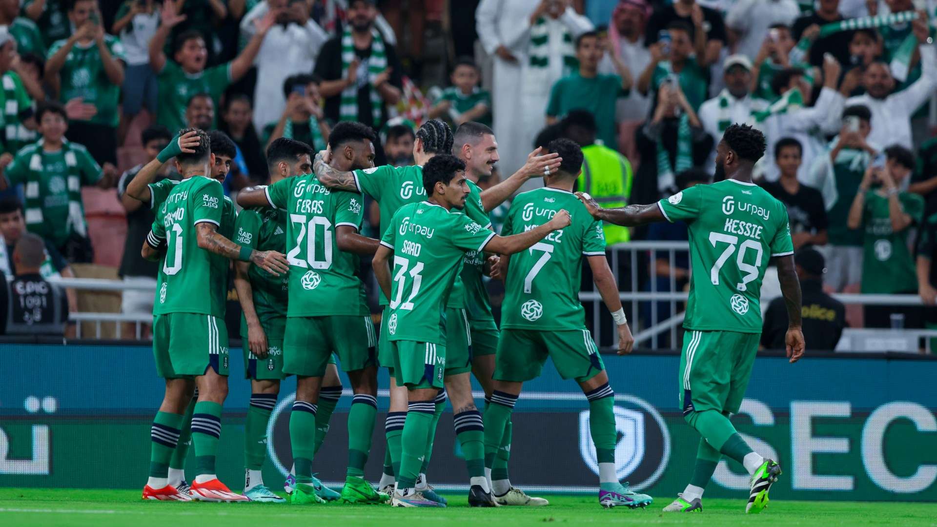 بعد انتقال نيمار للهلال .. كريستيانو رونالدو يتفاوض مع نجم عالمي للانضمام إلى النصر! | 