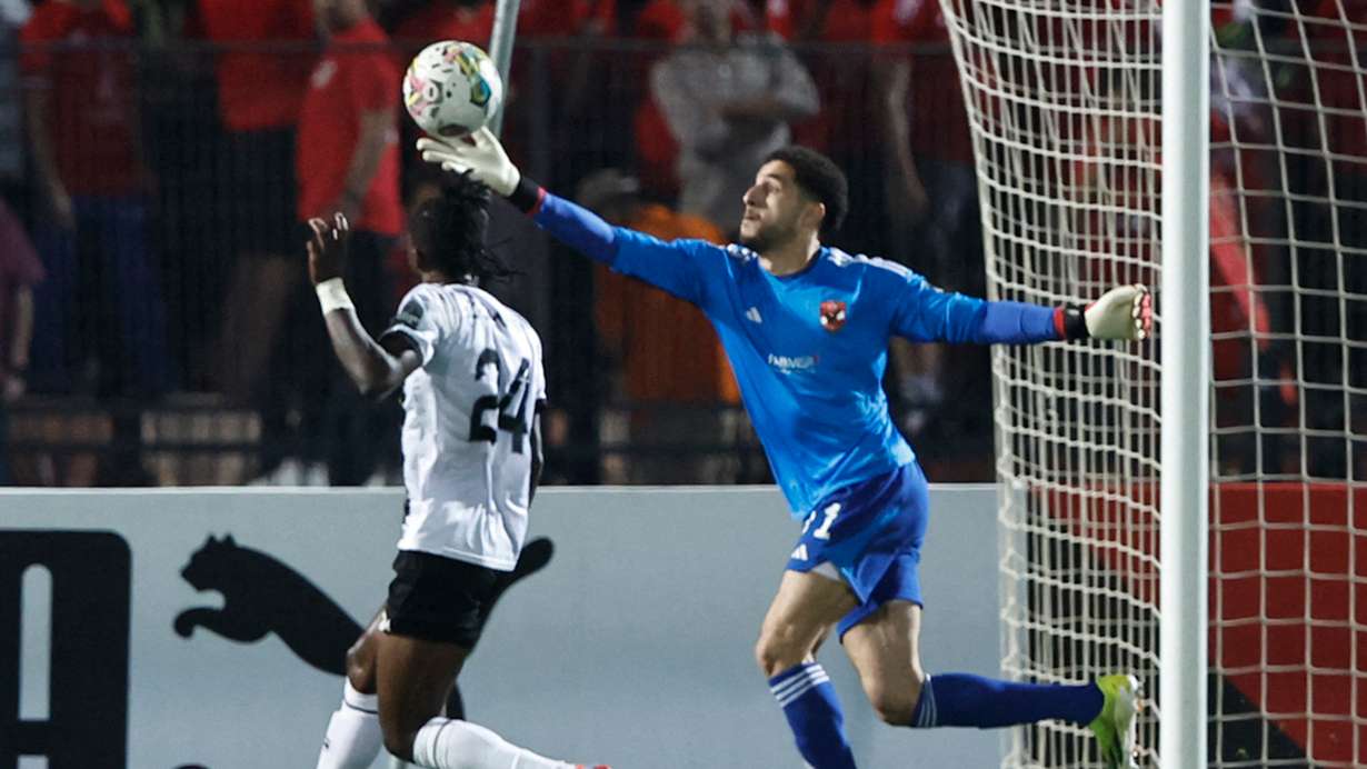 هجوم نارى فى التشكيل الرسمى لقمة الأهلى ضد الهلال بالدوري السعودي 