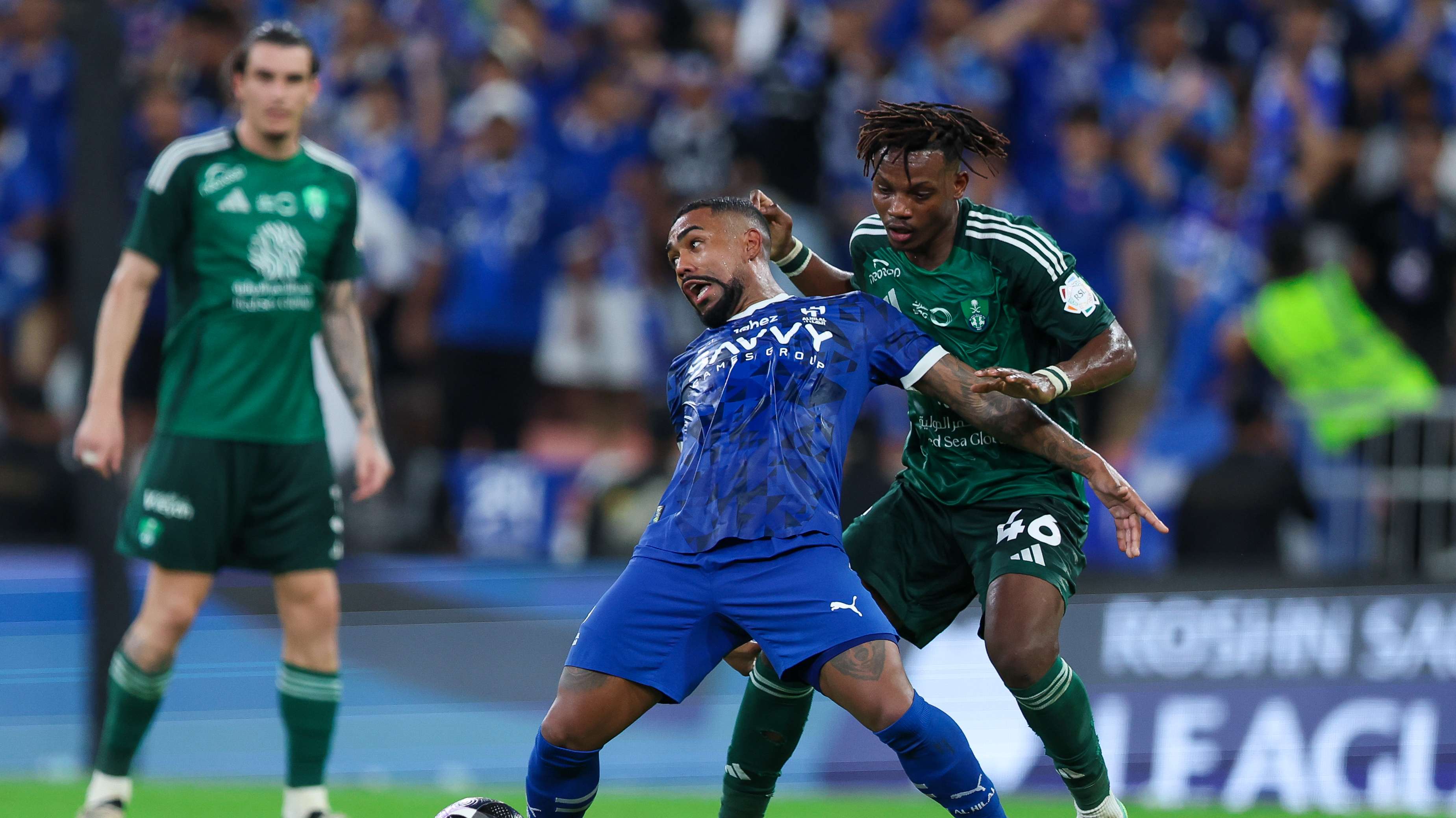 الهلال ضد النصر.. الزعيم يتفوق بهدف فى الشوط الأول بنهائى الكأس 