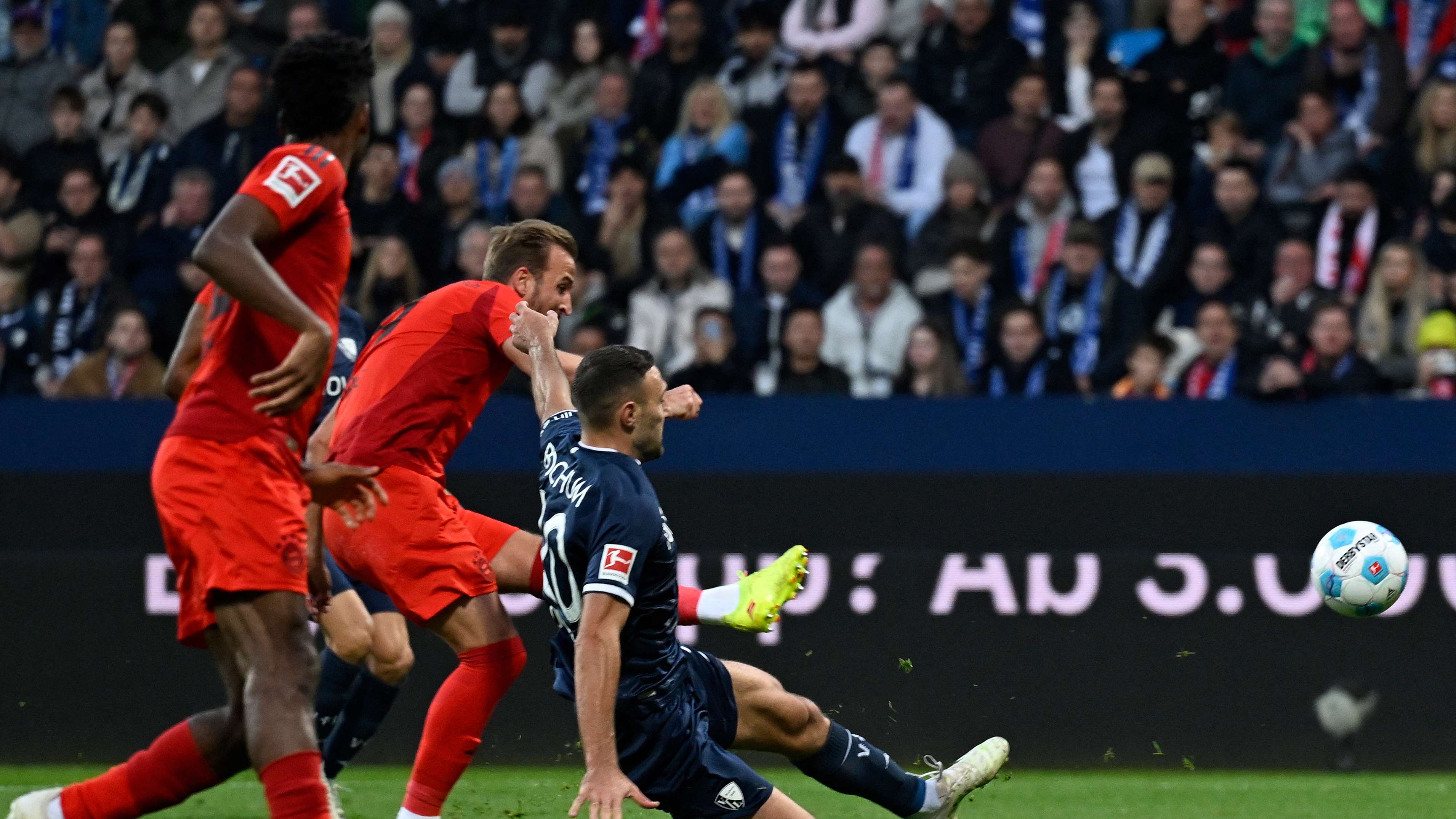 الهلال يصل ملعب الملك فهد لمواجهة الاتحاد 