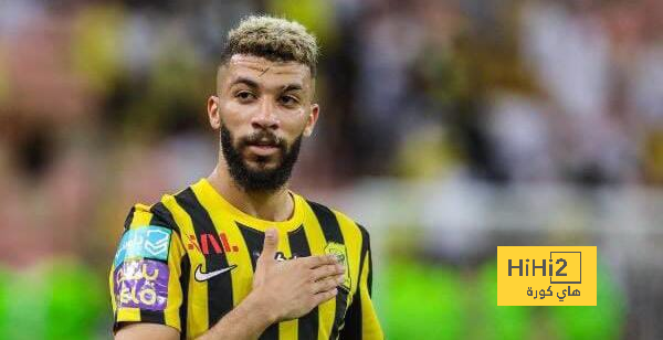 جمهور الهلال يختار أفضل لاعب لمركز الظهير الأيسر أمام النصر السعودي 