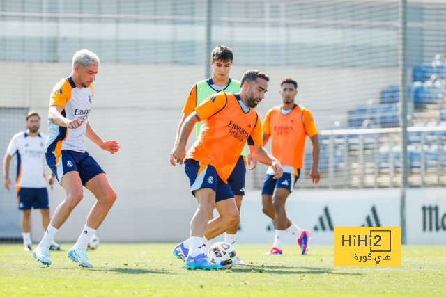 لاعب فالنسيا يغيب عن مواجهة برشلونة بسبب تراكم البطاقات 