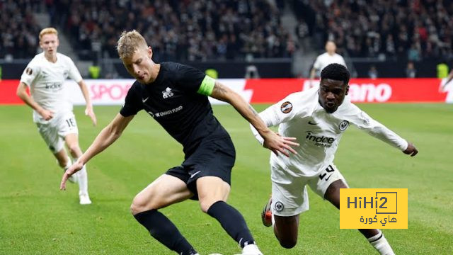 خط دفاع الهلال أمام الرائد في الدوري السعودي 