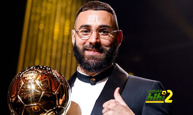 لماذا رفض تشافي سيمونز الانضمام لـ مانشستر يونايتد؟ - Scores 