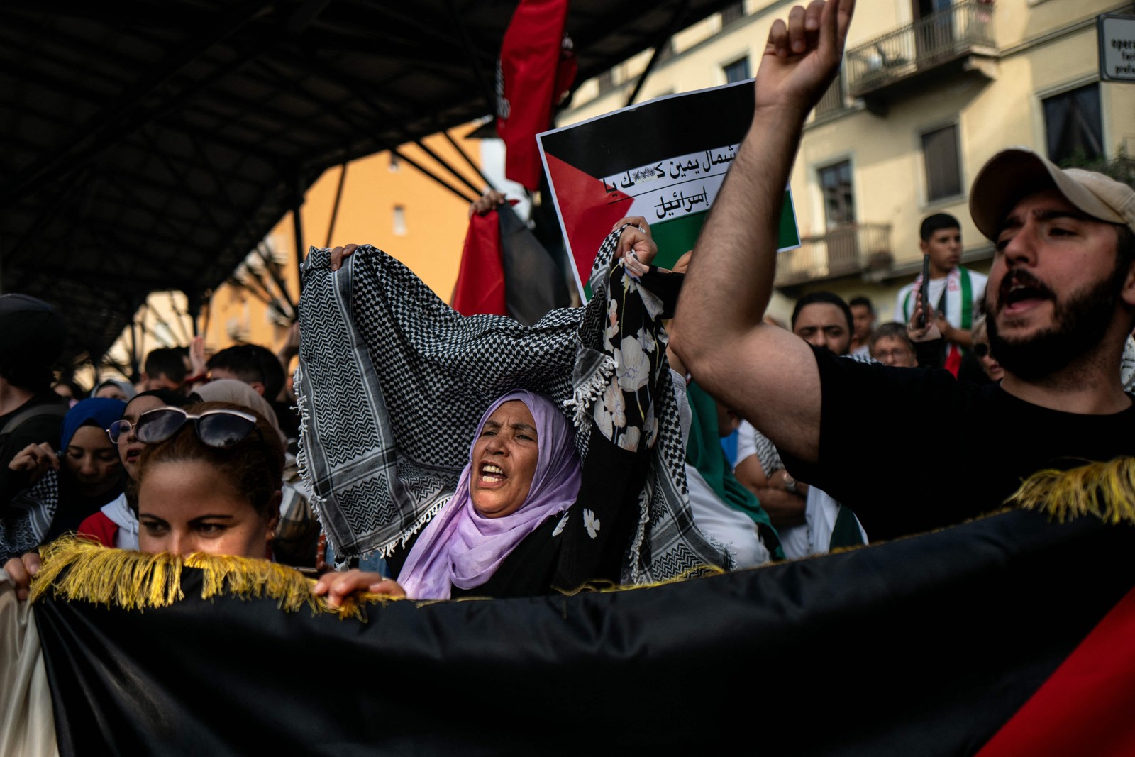 ديبالا وفرصة المشاركة في نهائي الدوري الأوروبي 