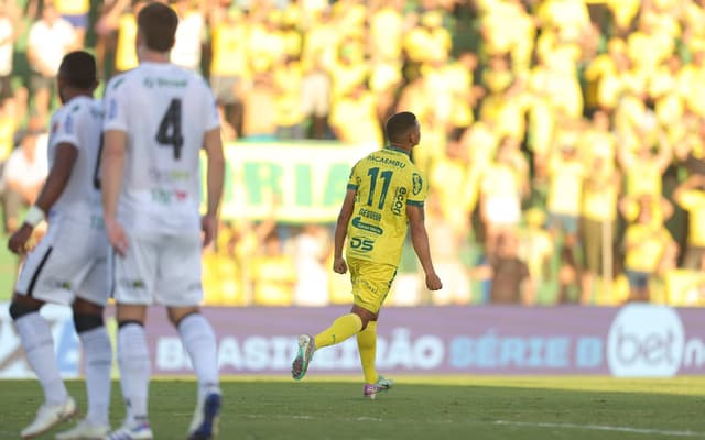 ترتيب الدورى الإنجليزى.. ليفربول يوسع الفارق لـ8 نقاط مع مانشستر سيتى 