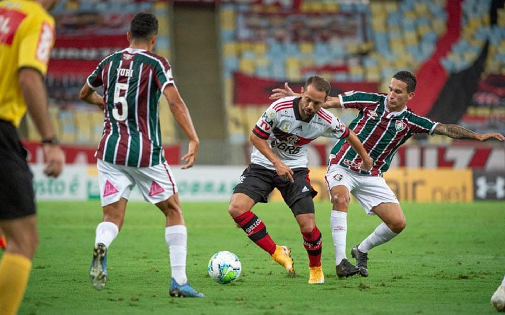 متعب المفرج لاعب الهلال السابق يحسم فريقه الجديد 