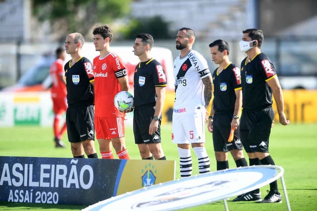 "الأمر يعتمد عليه" . . ميسي يتفق مع الجميع باختيار خليفته في الملاعب | 