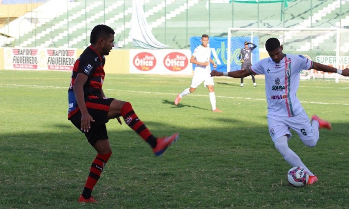 موقف زكريا هوساوي من المشاركة مع الاتحاد أمام النصر 