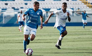 فيديو | "نونيز أقوى مني" و"لم أفهم كلمة" .. كيف رد جوارديولا وكلوب على مشاجرة نهاية المباراة؟ | 