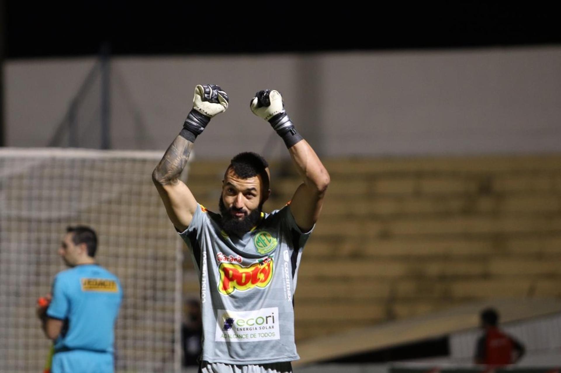 مدرب الزمالك حذر كريستيانو رونالدو.. الكشف عن تفاصيل حوار أوسوريو مع نجم النصر | 