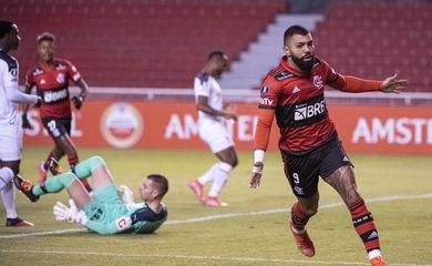 ميتروفيتش يقود هجوم الهلال ضد الشباب فى الدوري السعودي 