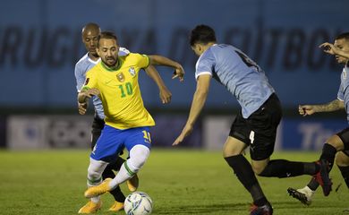 في انتظار الذئاب.. الهلال يعلن بيع سعود عبدالحميد لروما | يلاكورة 