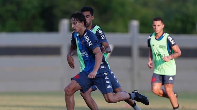 النصر يوافق على رحيل نجمه إلى الاتفاق بشرط وحيد 