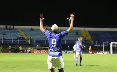 اعتزال الفرنسي بافيتمبي جوميز مهاجم الهلال السعودي السابق 