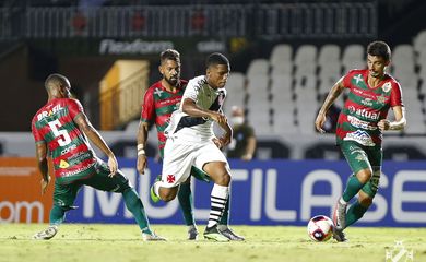 نال الثناء والتقدير .. تصرف مفاجئ من خاليدو كوليبالي في تدريبات الهلال! | 