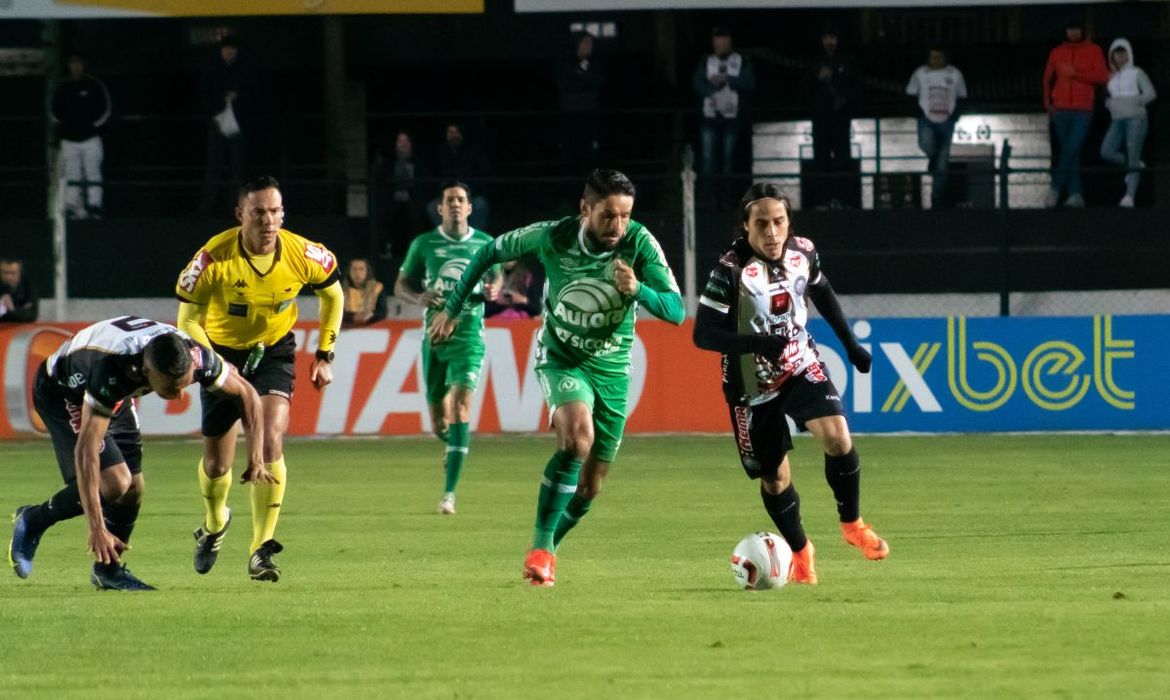 شقيقة كريستيانو رونالدو تُهين صحفيًا بسبب الهلال! - Scores 