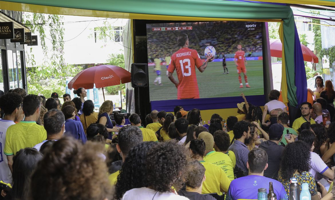 بيولي يعلن طبيعة محمد سيماكان مع النصر 