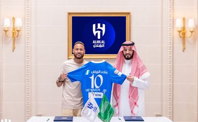 بثلاثية أمام الشباب .. الهلال يواجه النصر بنهائي كأس الملك سلمان | 