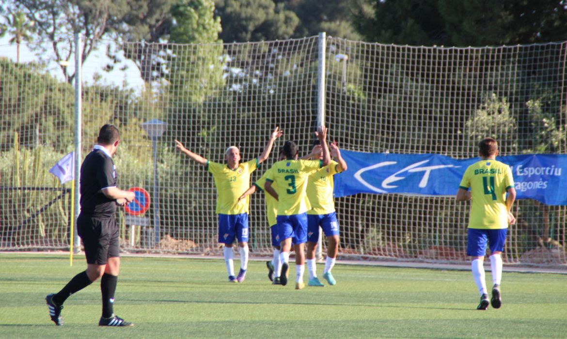 في انتظار الذئاب.. الهلال يعلن بيع سعود عبدالحميد لروما | يلاكورة 