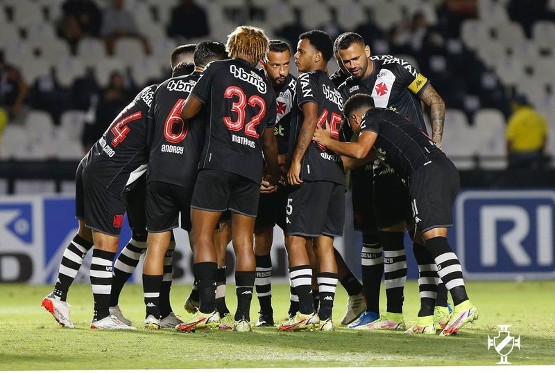 المرشحون للقب لاعب الشهر في الدوري الإنجليزي 