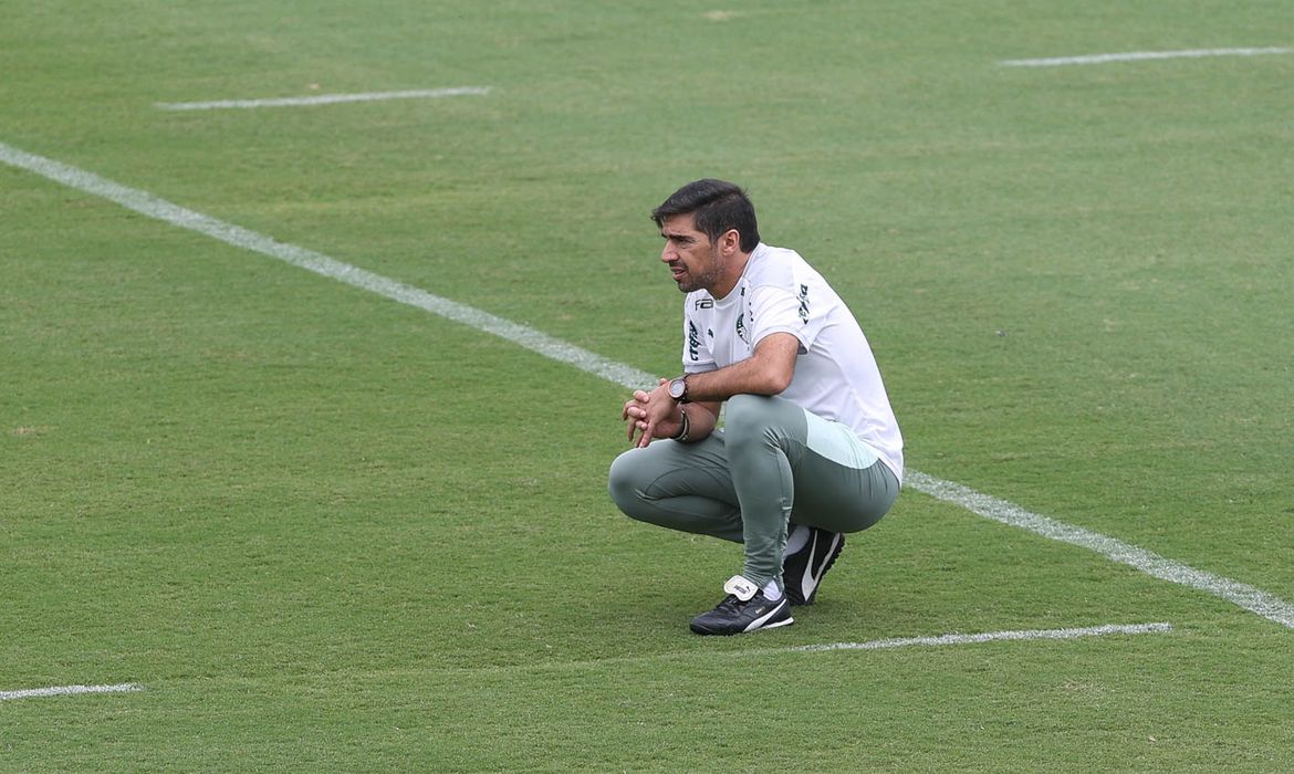 ستيفانو بيولى يقترب من الدورى السعودى من بوابة النصر 