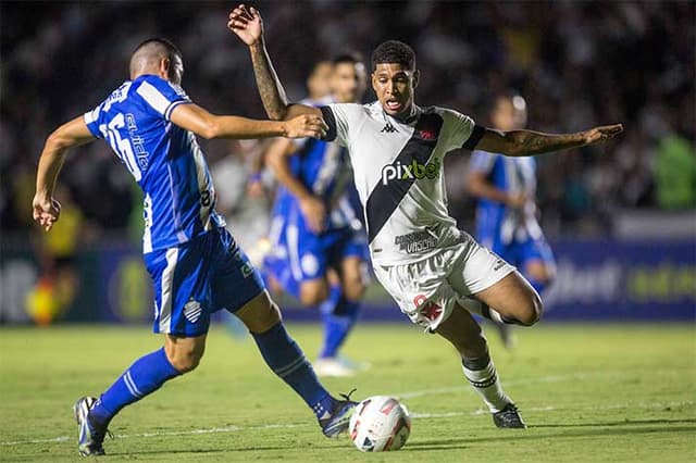 الاتحاد ضد الهلال.. لويز فيليبي جاهز لقيادة العميد فى قمة الغد 