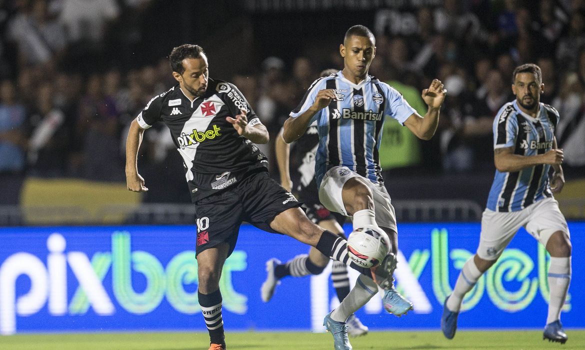 ميلان ضد أودينيزي.. موراتا يقود تشكيل الروسونيري في الدوري الإيطالي 