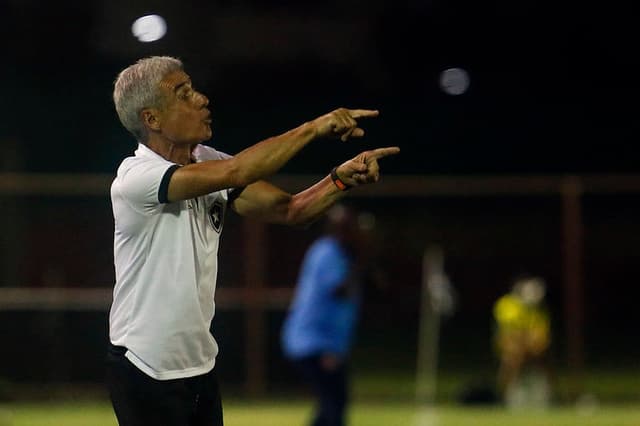 كوليبالي يتحدث عن ظروف كلاسيكو الهلال والأهلي 