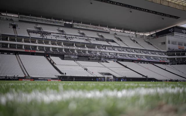 مدرب إنجلترا يحضر ديربي مدريد من أجل بيلينجهام 