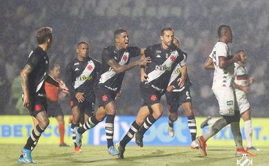 كواليس صادمة .. الاتحاد هزم الهلال والنصر في صفقة الشتاء الكبرى وجوتا أفسدها! | 