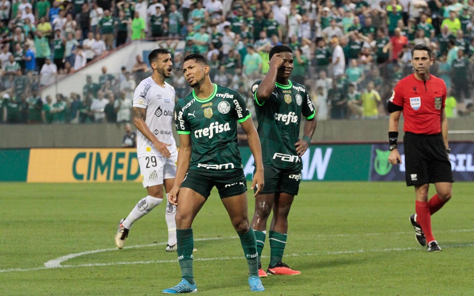 ترتيب الدوري السعودي بعد انتهاء الجولة الـ21.. الهلال يتربع على الصدارة 