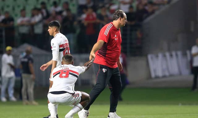 لبيب وزيزو يمثلان الزمالك في حفل جوائز الأفضل بأفريقيا | يلاكورة 