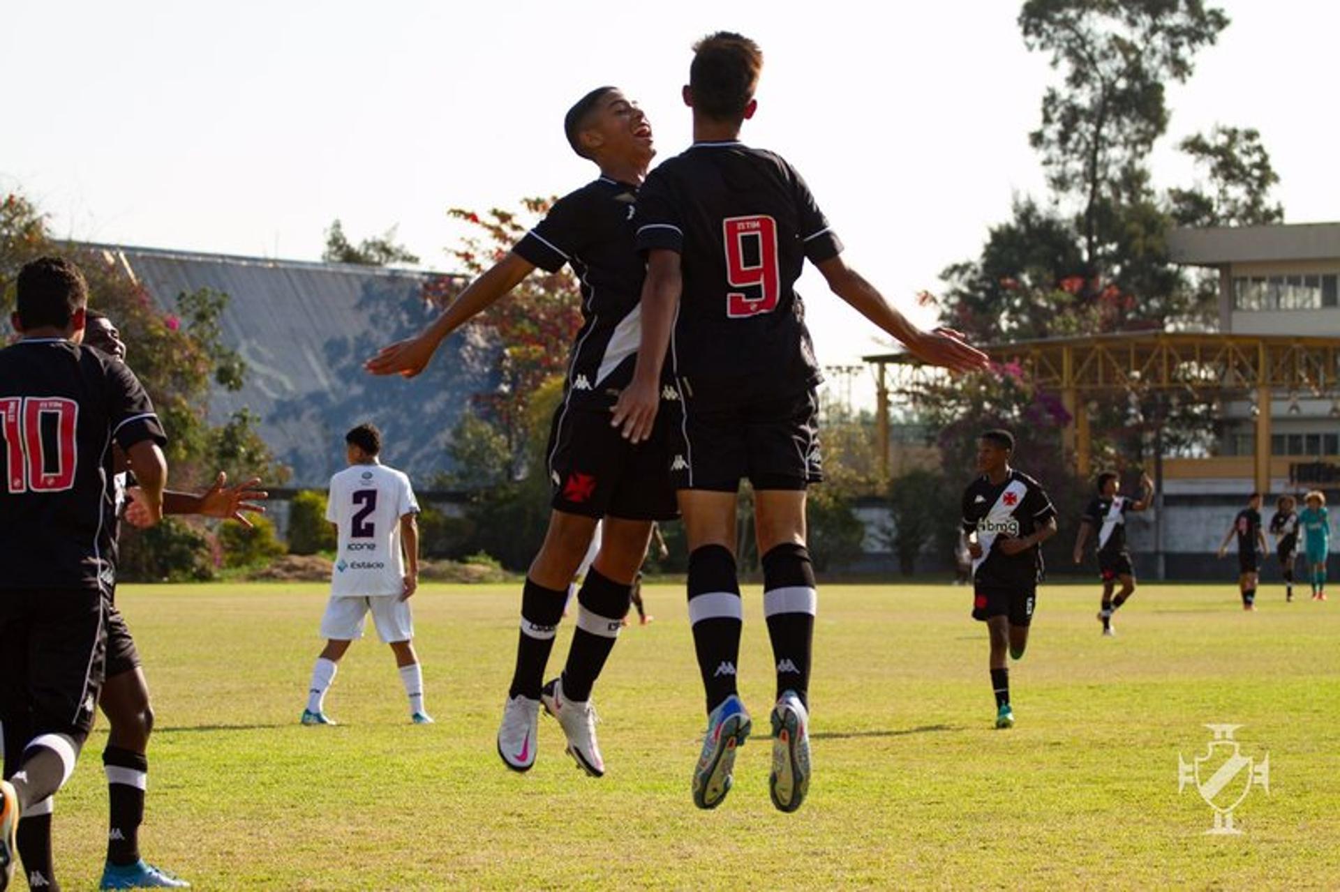 الإثارة مستمرة ... ملخص ربع ونصف النهائي في "One Future Football" | 