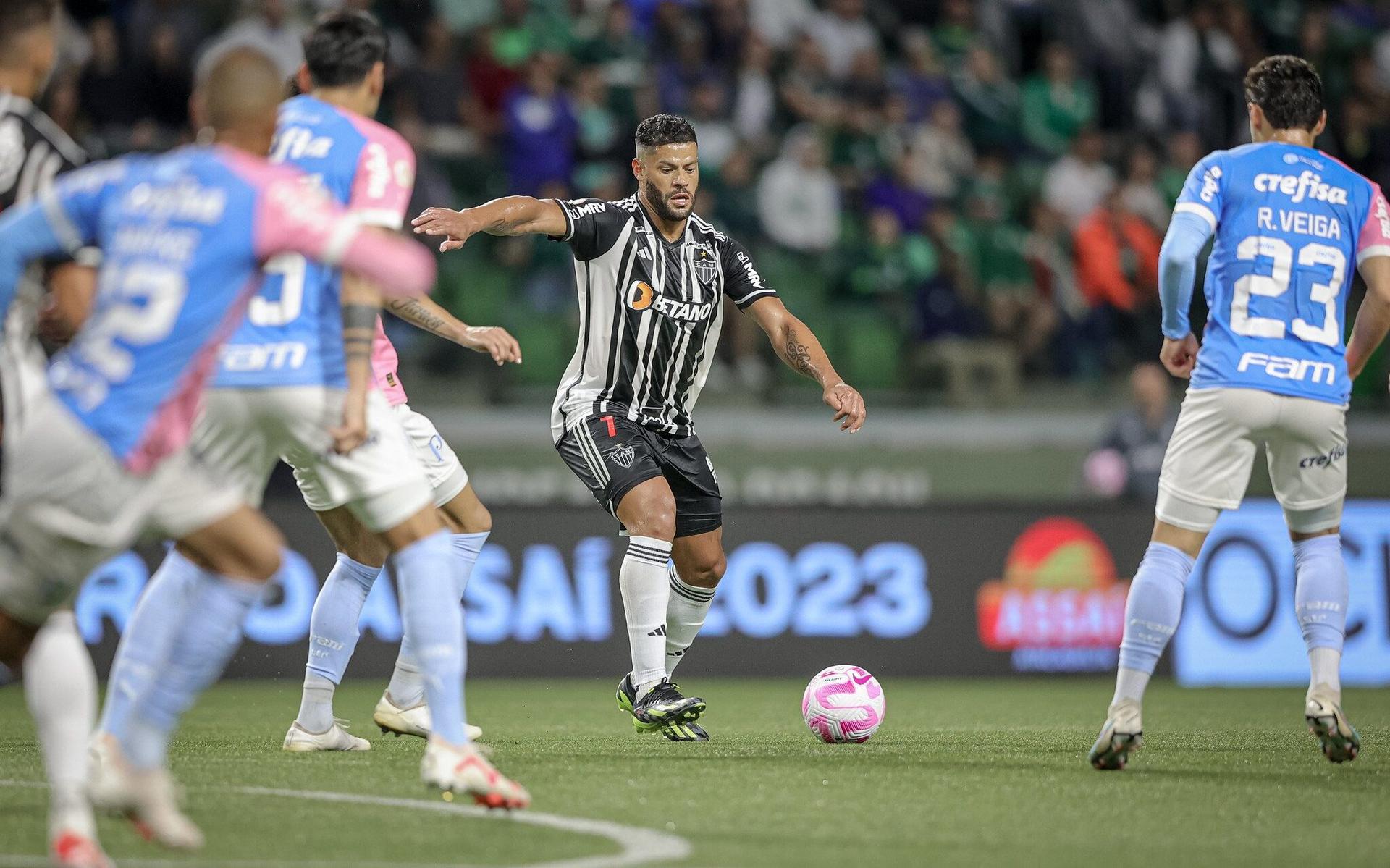 بعد غيابه الغامض .. تطور جديد عن كريم بنزيما داخل الاتحاد! | 