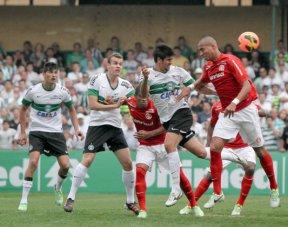 مدرب بالماس: حزين لغياب بيدري أمامنا 